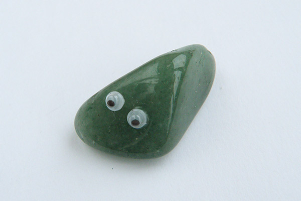 Камень-домовик зеленый кварц (празем)